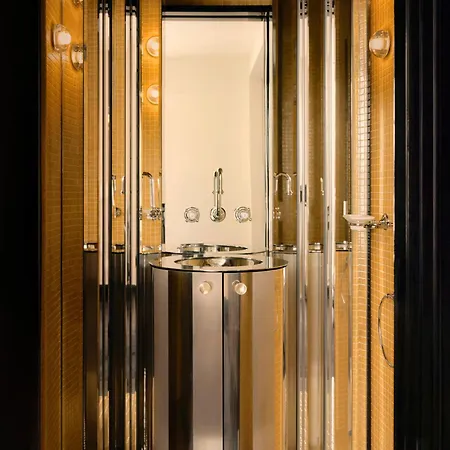 Pied A Terre Madeleine Paris