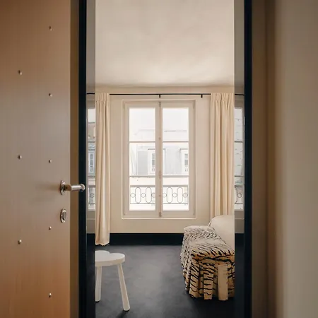Apartment Pied A Terre Madeleine Paris