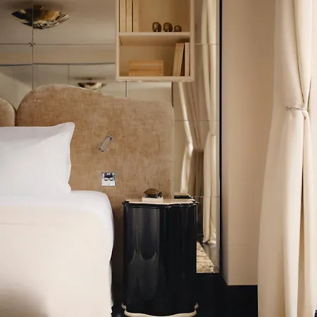 Apartment Pied A Terre Madeleine Paris