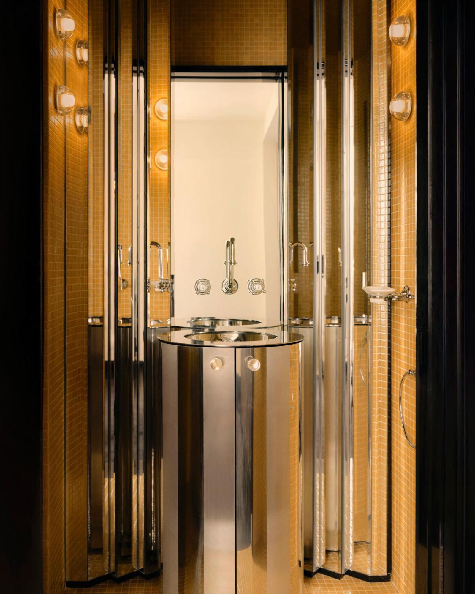 Pied A Terre Madeleine Paris
